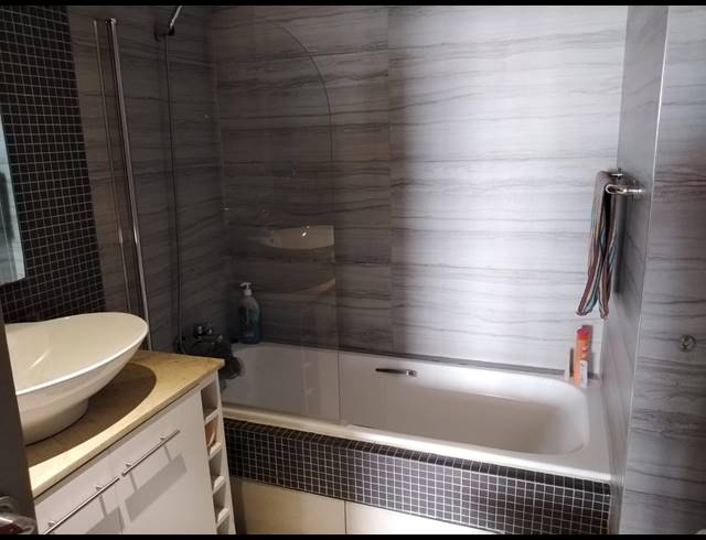 2 BEDROOM APARTMENT TO LET IN POINT WATERFRONT